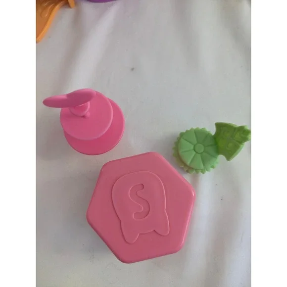 Hasbro Littlest Pet Shop LPS Furniture Accessory Lot Bathtub Wheel Chairs Tables - Picture 5 of 8